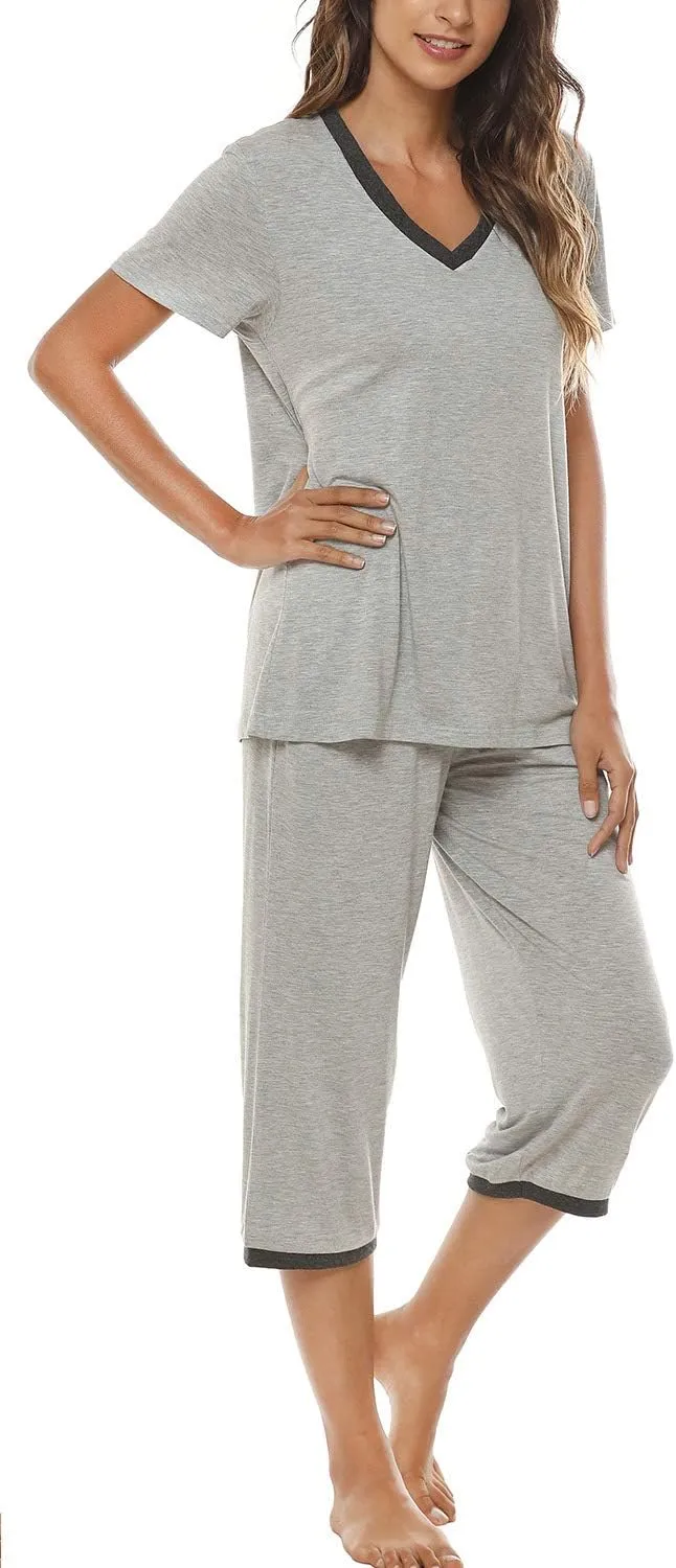 JINSHI Women's Pajamas Set Short Sleeve Top and Capri Pants Lightweight Sleepwear Comfy Pjs Lounge Set with Pockets