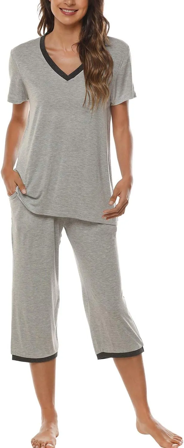 JINSHI Women's Pajamas Set Short Sleeve Top and Capri Pants Lightweight Sleepwear Comfy Pjs Lounge Set with Pockets