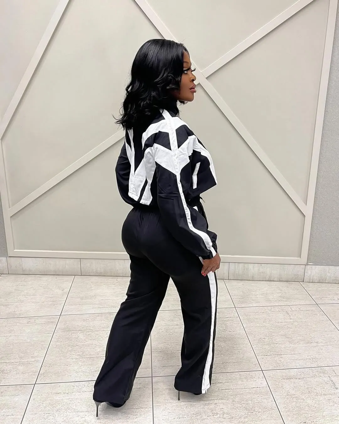 Women's 2 Piece 80s Outfit Color Block Crop Top Sweatshirt Pants Set Long Sleeve Windbreaker Jacket Tracksuit Set